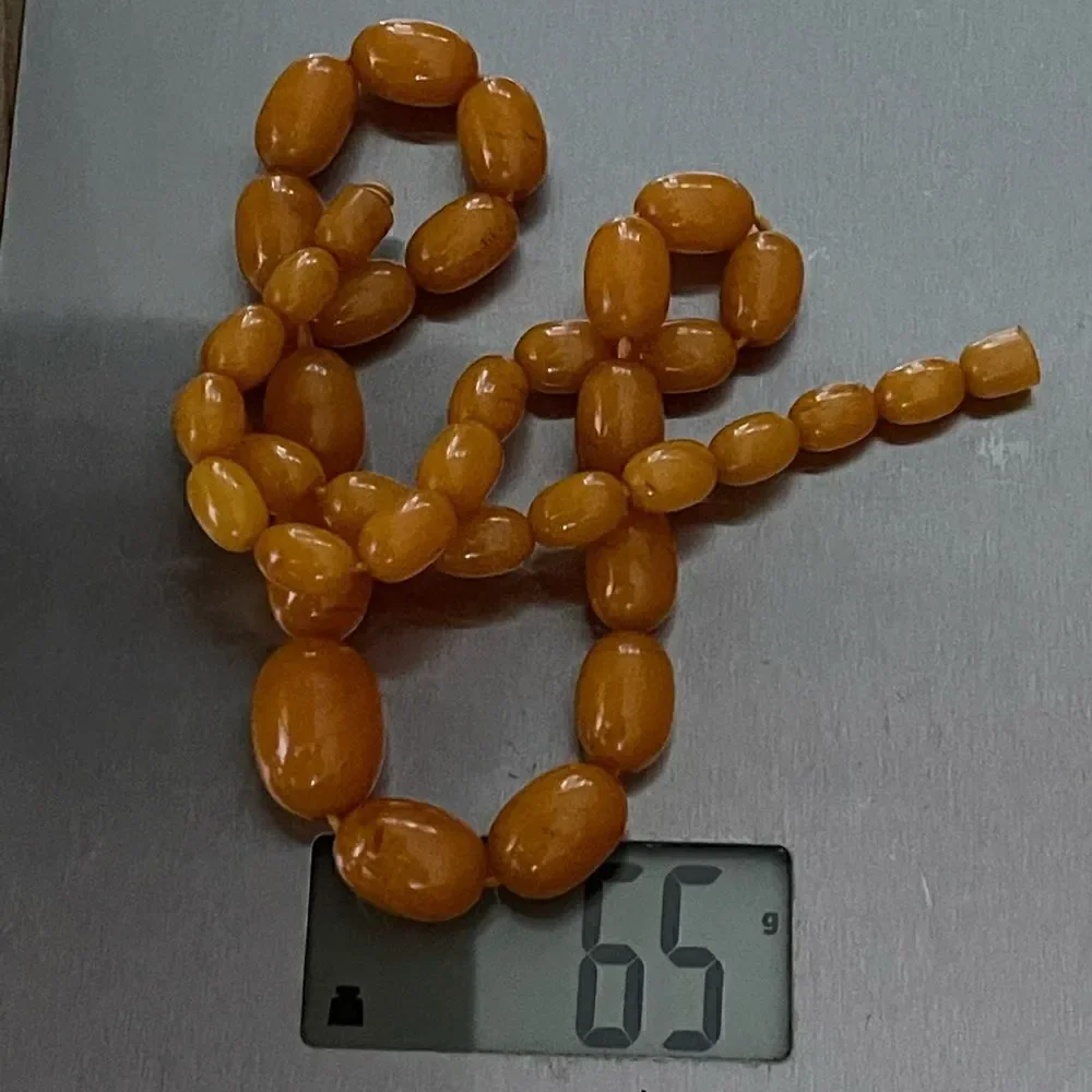 Vintage 1940 butterscotch Bakelite necklace
